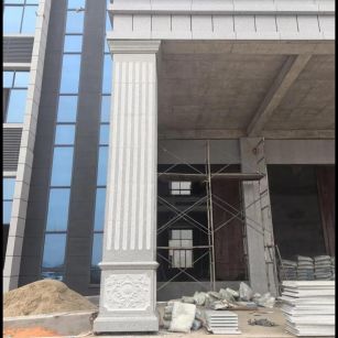 成都 芝麻白光面花岗岩门楼大柱（罗马柱）配雕花底座