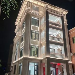 成都 芝麻白花岗岩别墅外墙夜间效果