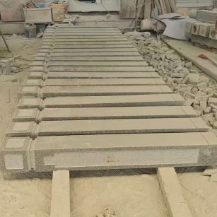 成都 芝麻白异形加工雕刻-栏杆大柱，方柱