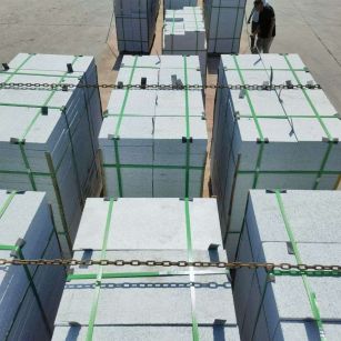 成都 芝麻白花岗岩5公分地铺石 花岗岩厂家工厂装车日常