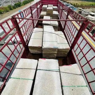 成都 黄金麻花岗岩荔枝面，光面毛板装车完成