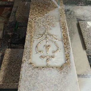 成都 黄金麻花岗岩异形加工雕刻栏杆大柱