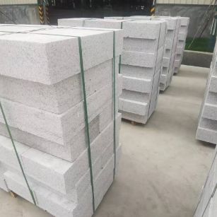 成都 白麻花岗岩路沿石，立缘石，平缘石，路牙石，道牙石，马路牙子等