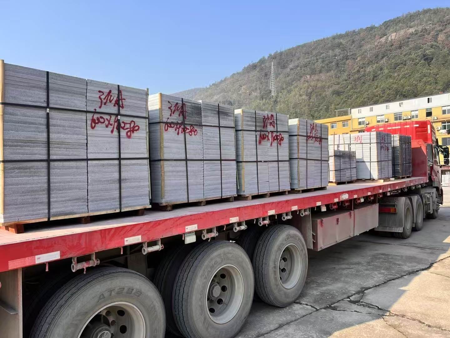 成都 芝麻灰地铺石出货日常