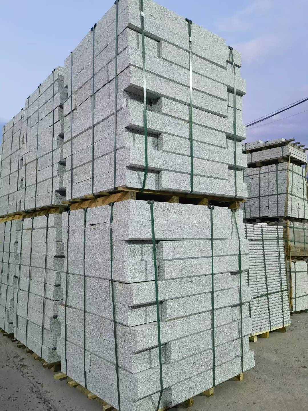 成都 芝麻白花岗岩路沿石，路缘石，路肩石，道牙，立缘石，马路牙子，街沿石，侧石等