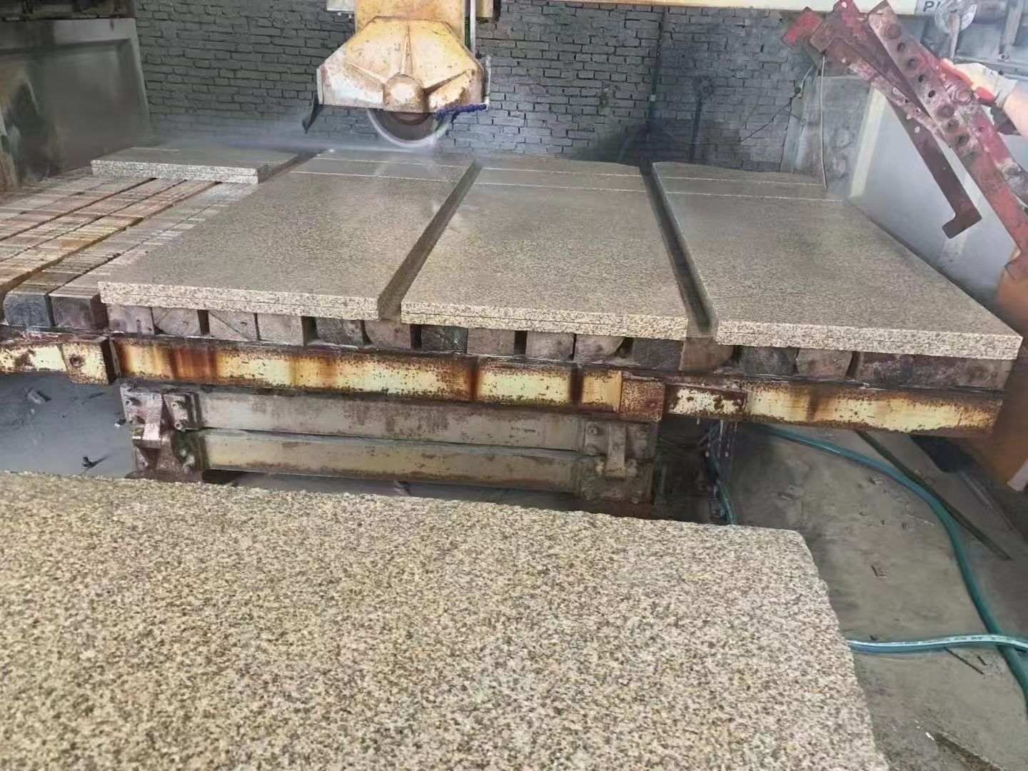 成都 黄金麻荔枝面成品板加工