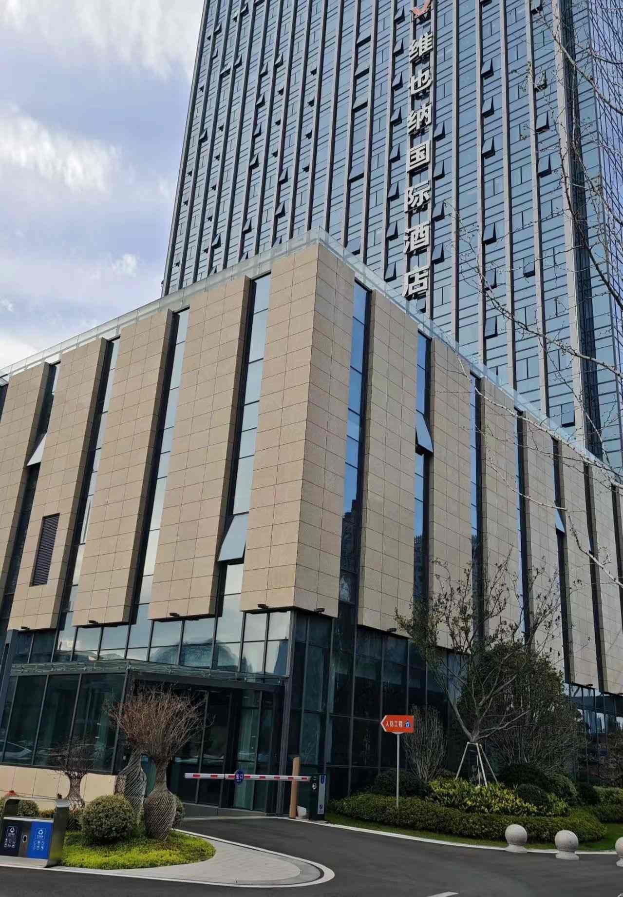 成都 黄金麻花岗岩外墙干挂