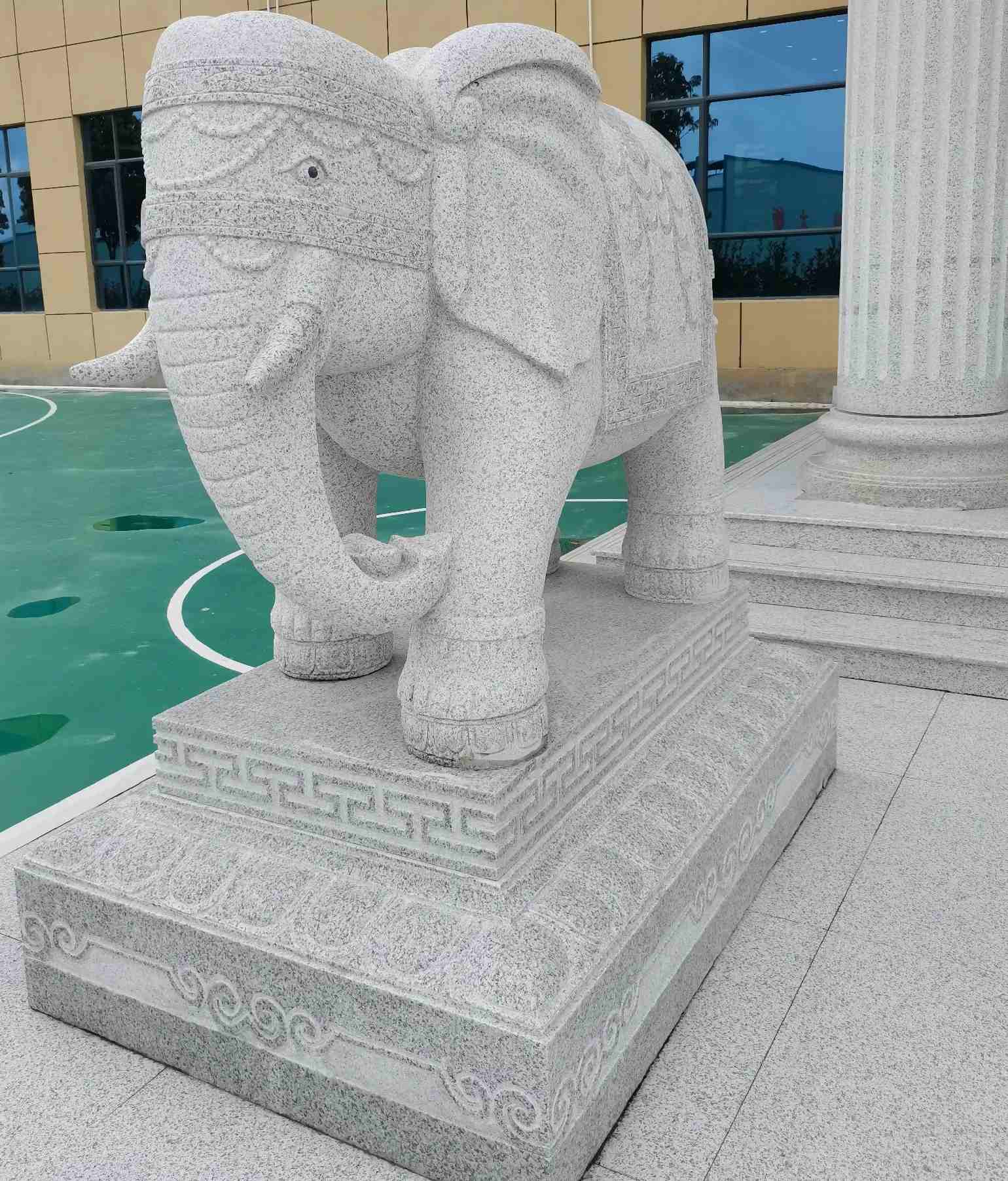 成都 白麻花岗岩动物异形石雕-大象