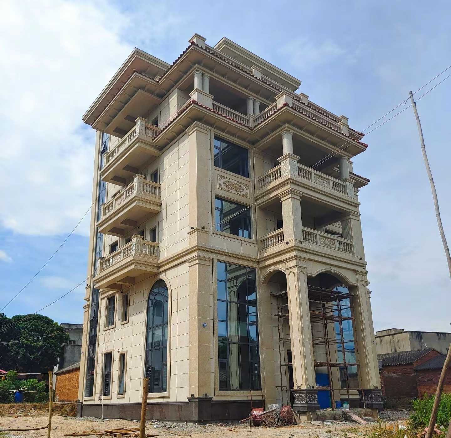 成都 黄金麻花岗岩石材别墅外墙干挂搭配（雕花栏杆花瓶柱门楼罗马柱）