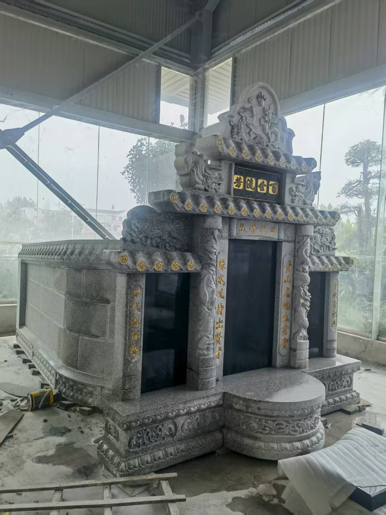 成都 芝麻白墓碑效果展示图