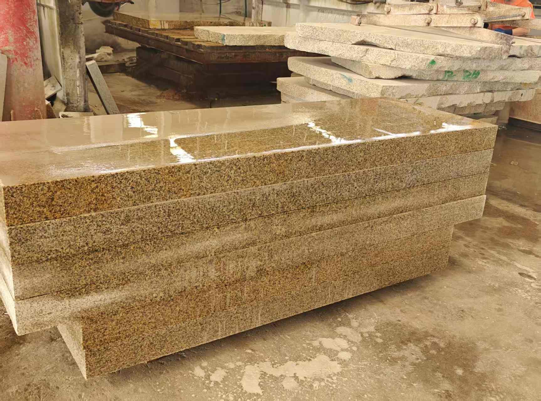 成都 黄金麻栏杆料半成品加工中