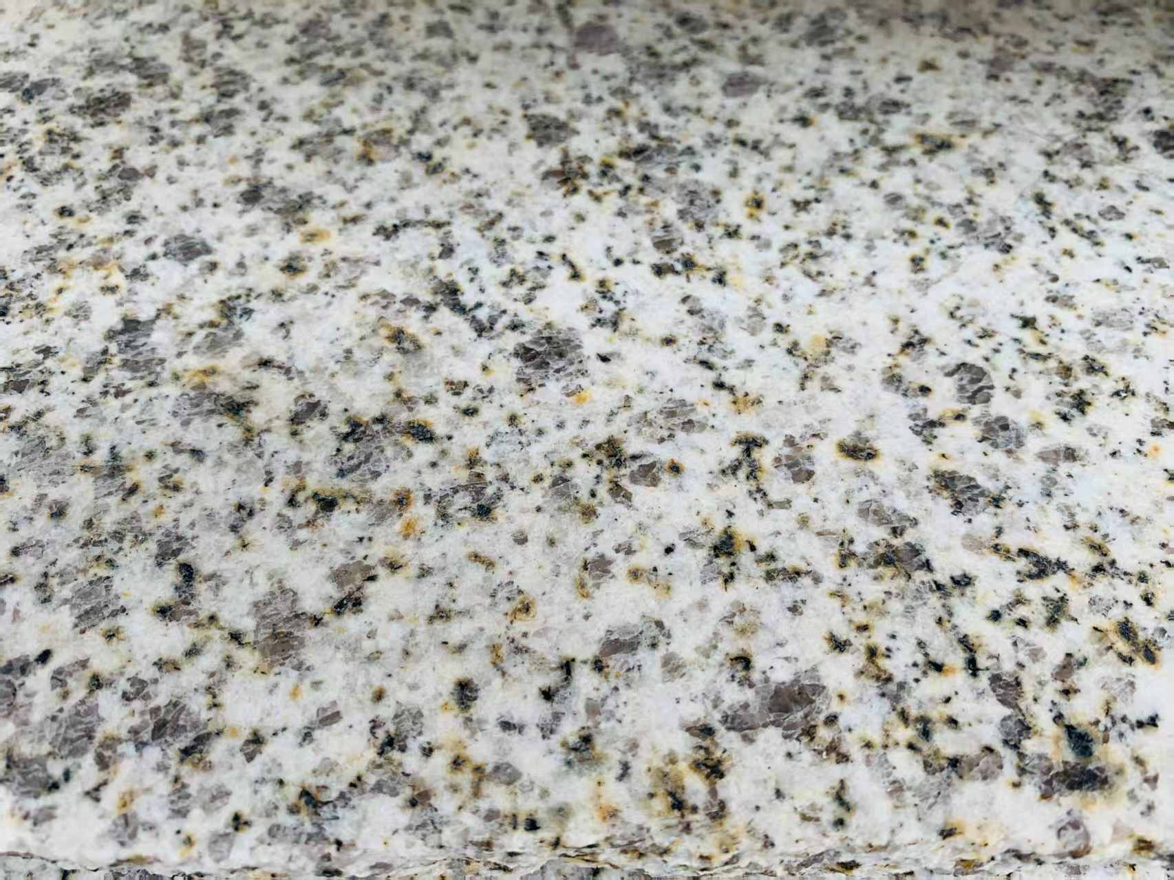 成都 黄金麻花岗岩石材浅黄光面