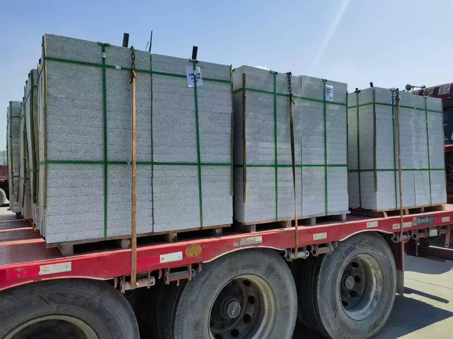 成都芝麻白花岗岩出货日常地铺石