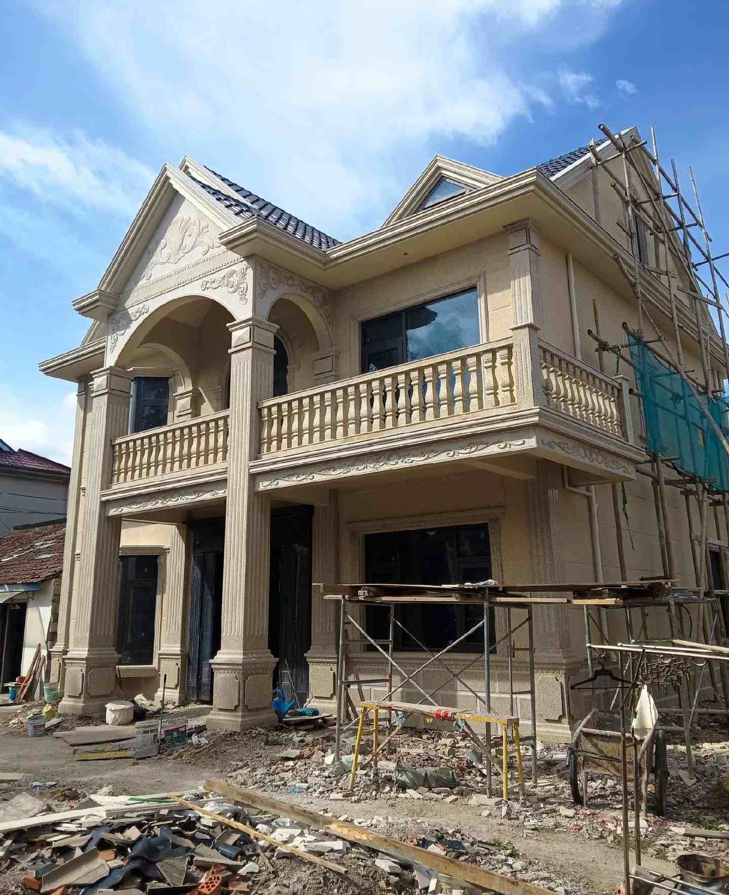 成都 黄金麻花岗岩石材私人别墅雕花门楼柱阳台栏杆