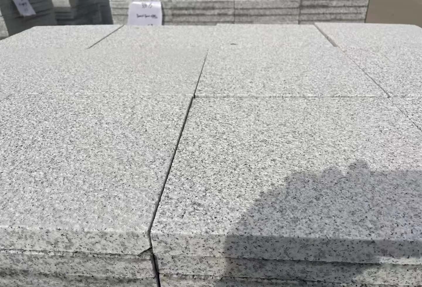 成都 白麻花岗岩石材推荐 荔枝面地铺石