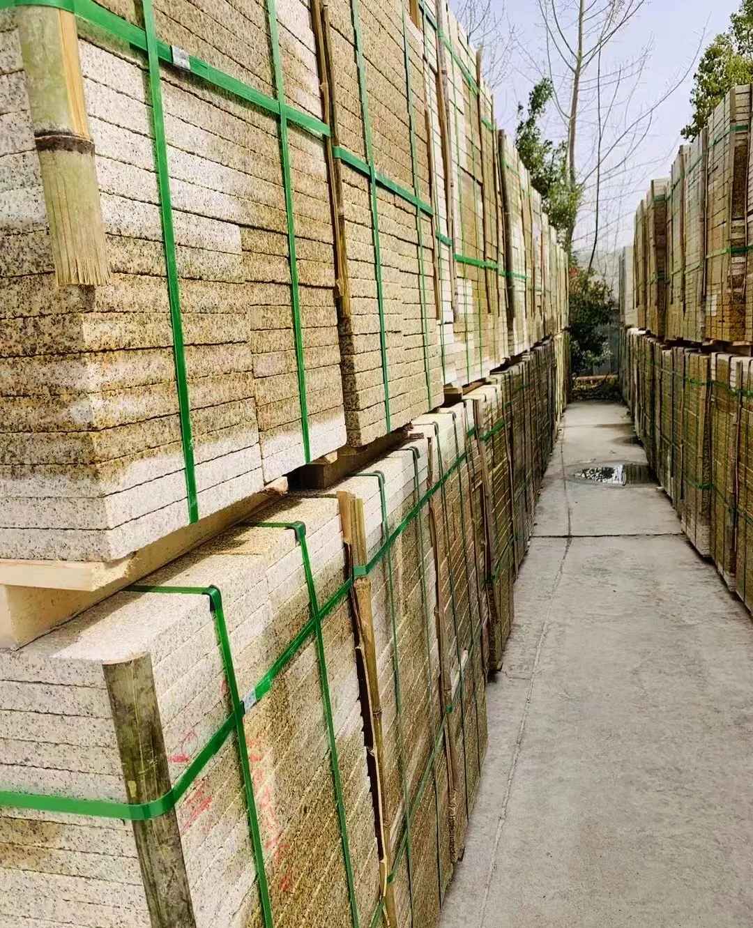 成都 黄金麻花岗岩荔枝面地铺石