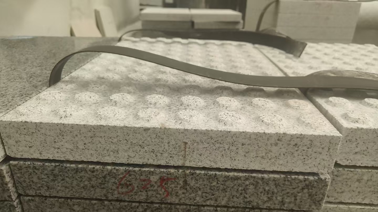 成都 芝麻白花岗岩6.0公分荔枝面五轴加工雕刻盲点