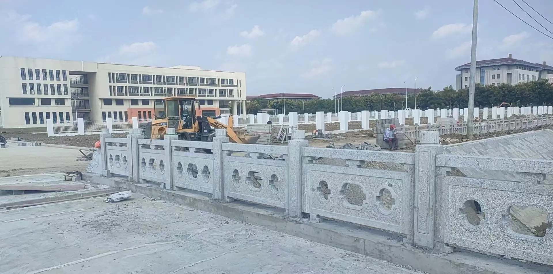 成都 白麻花岗岩荔枝面河道栏杆