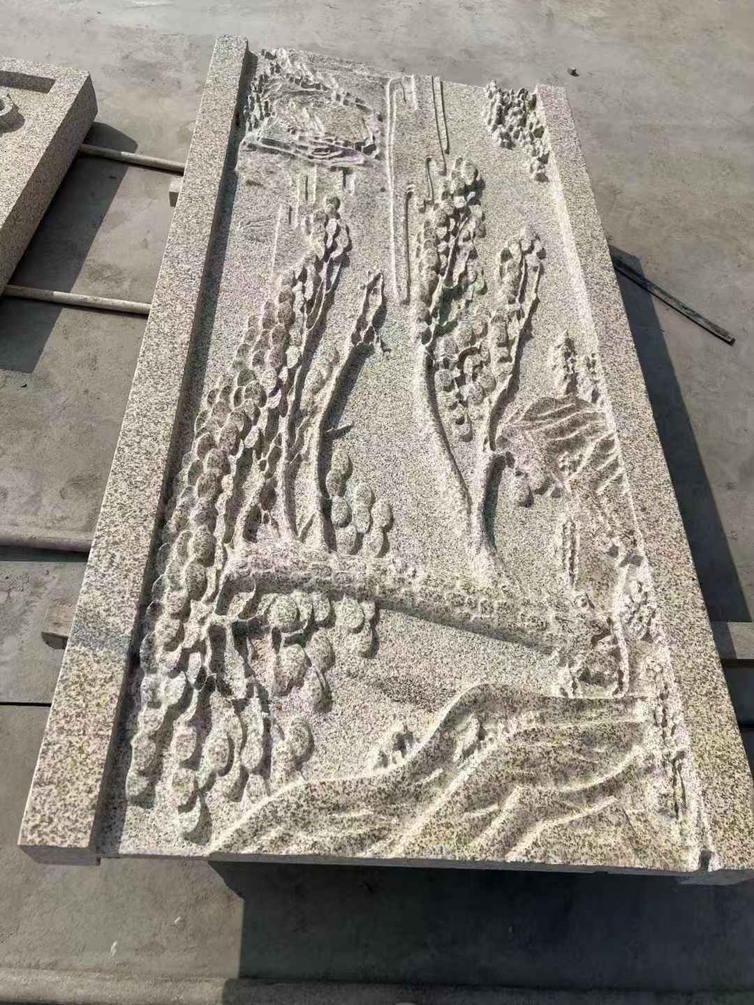 成都 黄金麻雕刻板浮雕迎客松