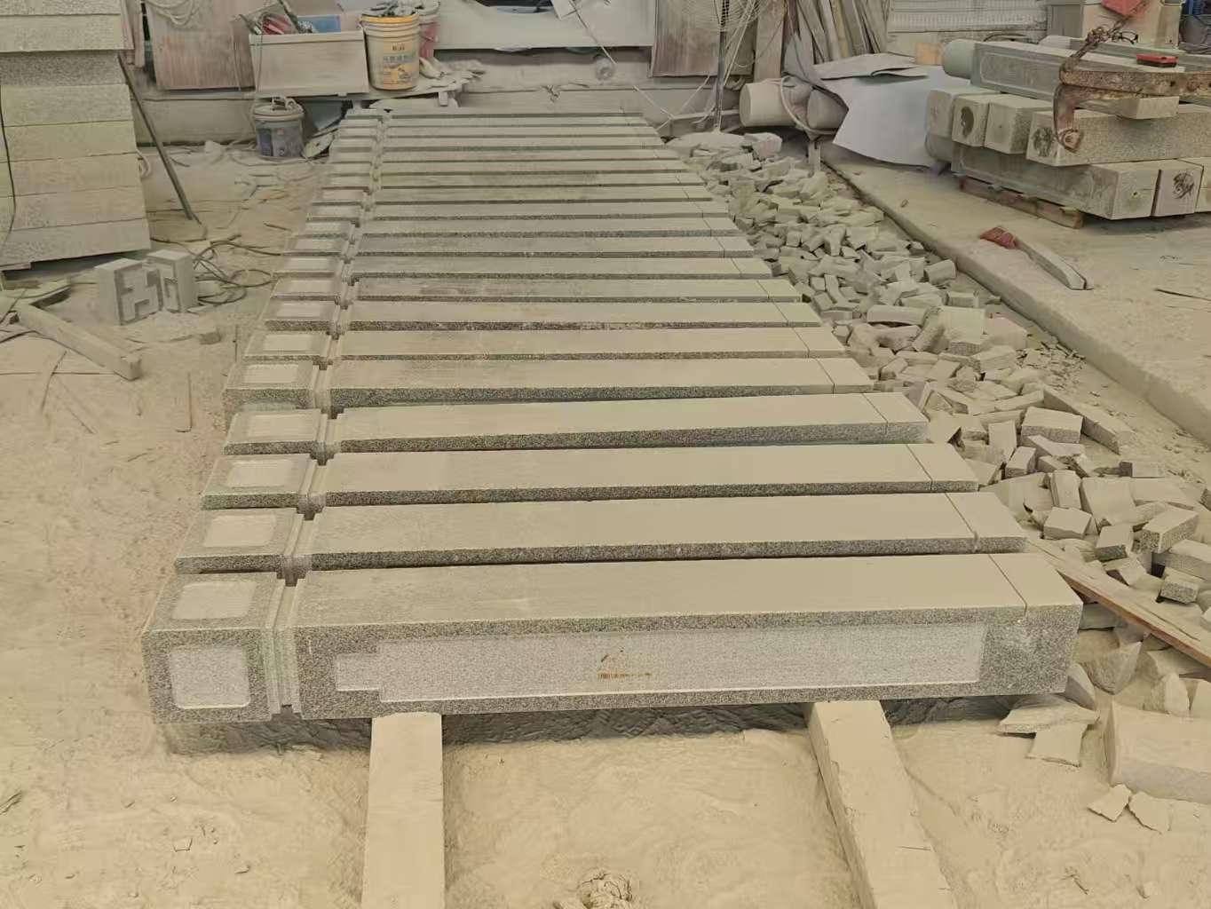 成都 芝麻白异形加工雕刻-栏杆大柱，方柱