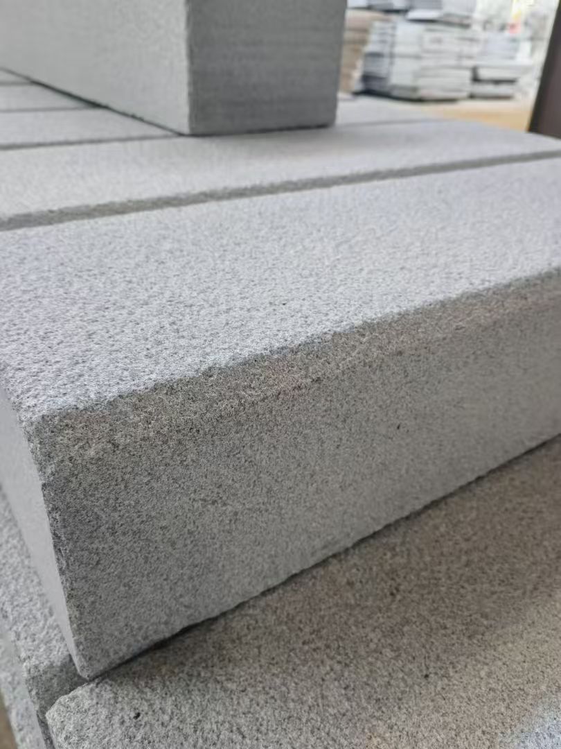 成都 芝麻灰荔枝面路沿石