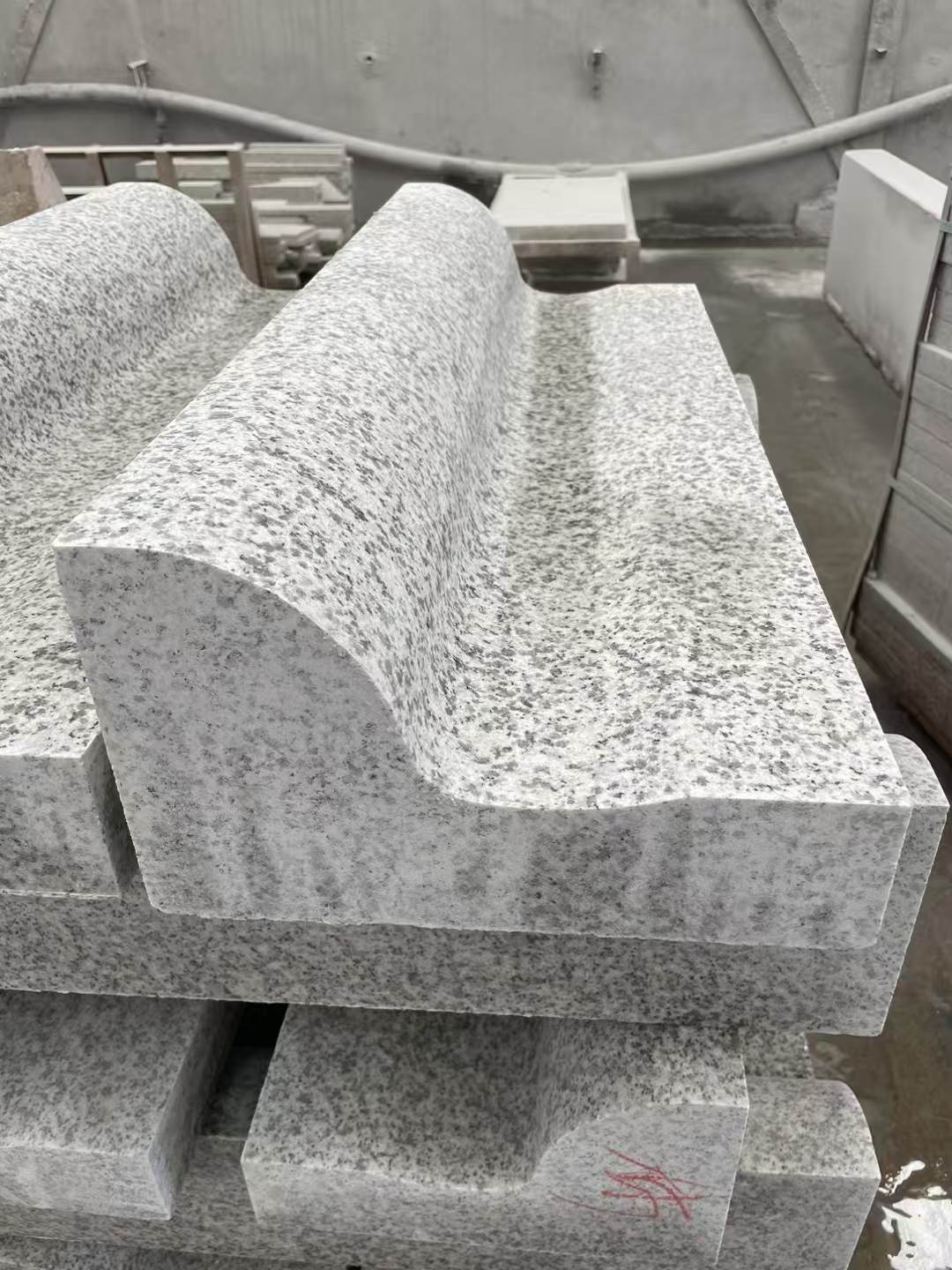 成都 白麻花岗岩S型路沿石，路侧石，马路牙子等